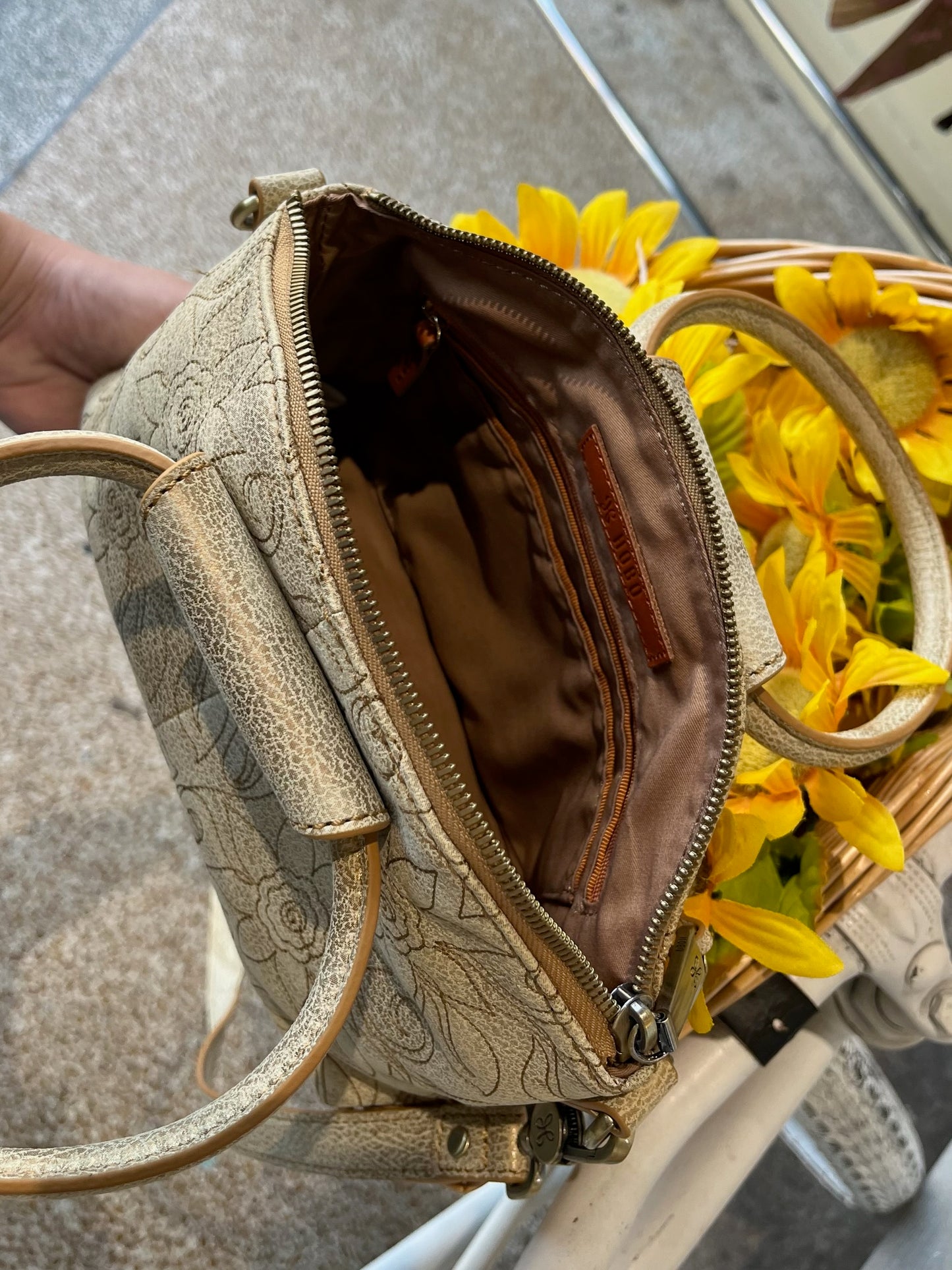 HOBO Sheila Top Zip Crossbody - Gold Leaf