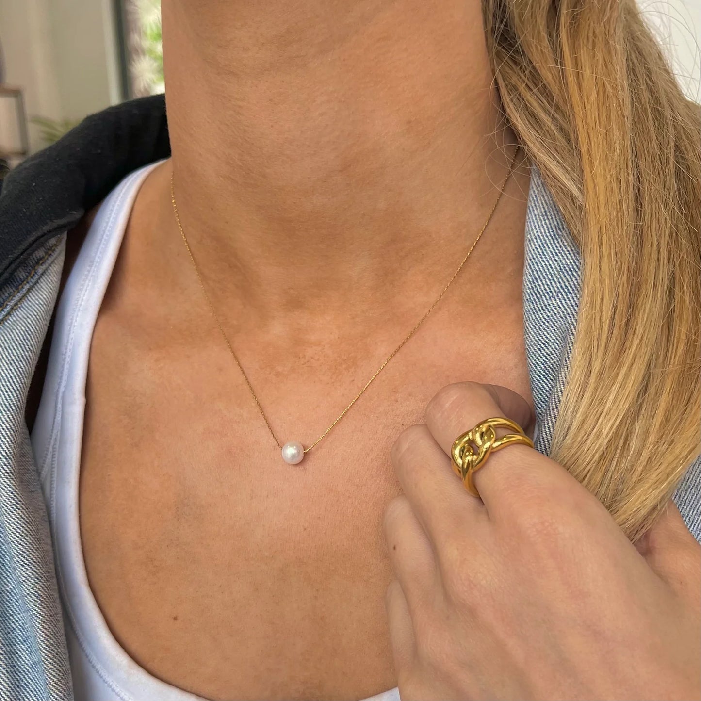 Naomi Pearl Necklace